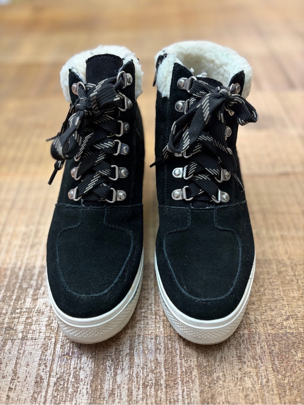 Steve Madden Black Insole with Cream Shearling Lining